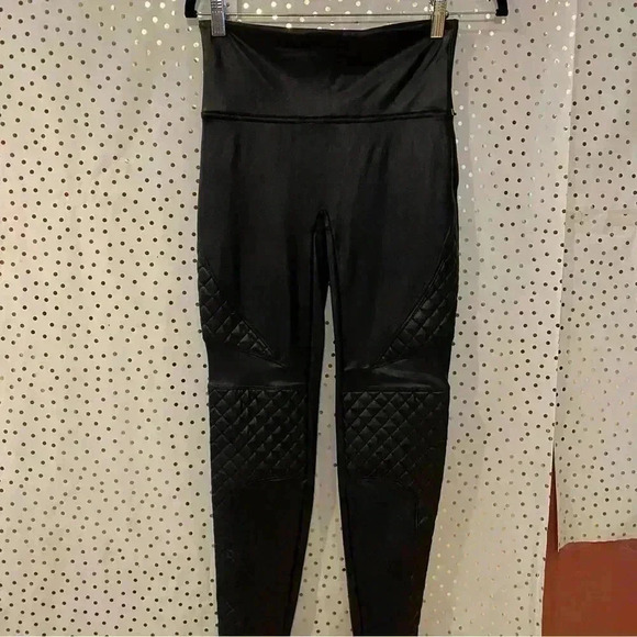 SPANX Faux Leather Quilted Leggings - Picture 3 of 8